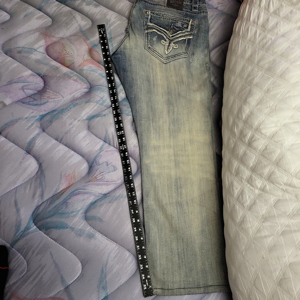 Rock Revival Phoenix StraightLight Blue size 38. Inseam measures 30. Embelished